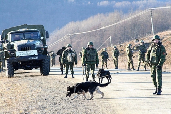 Боевое охранение на марше в горах